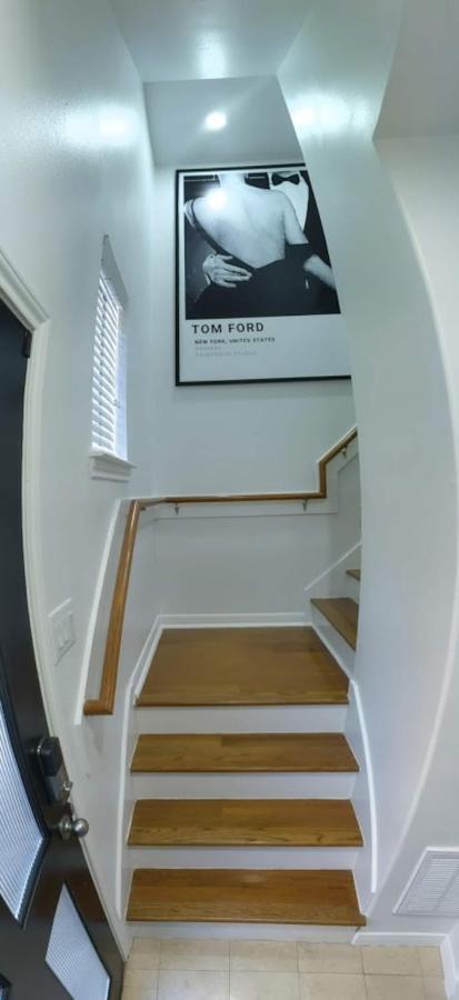 Luxury 3-Story Home In Downtown ヒューストン エクステリア 写真