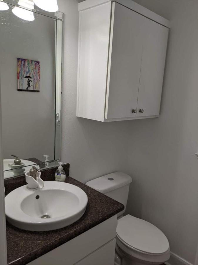 Luxury 3-Story Home In Downtown ヒューストン エクステリア 写真